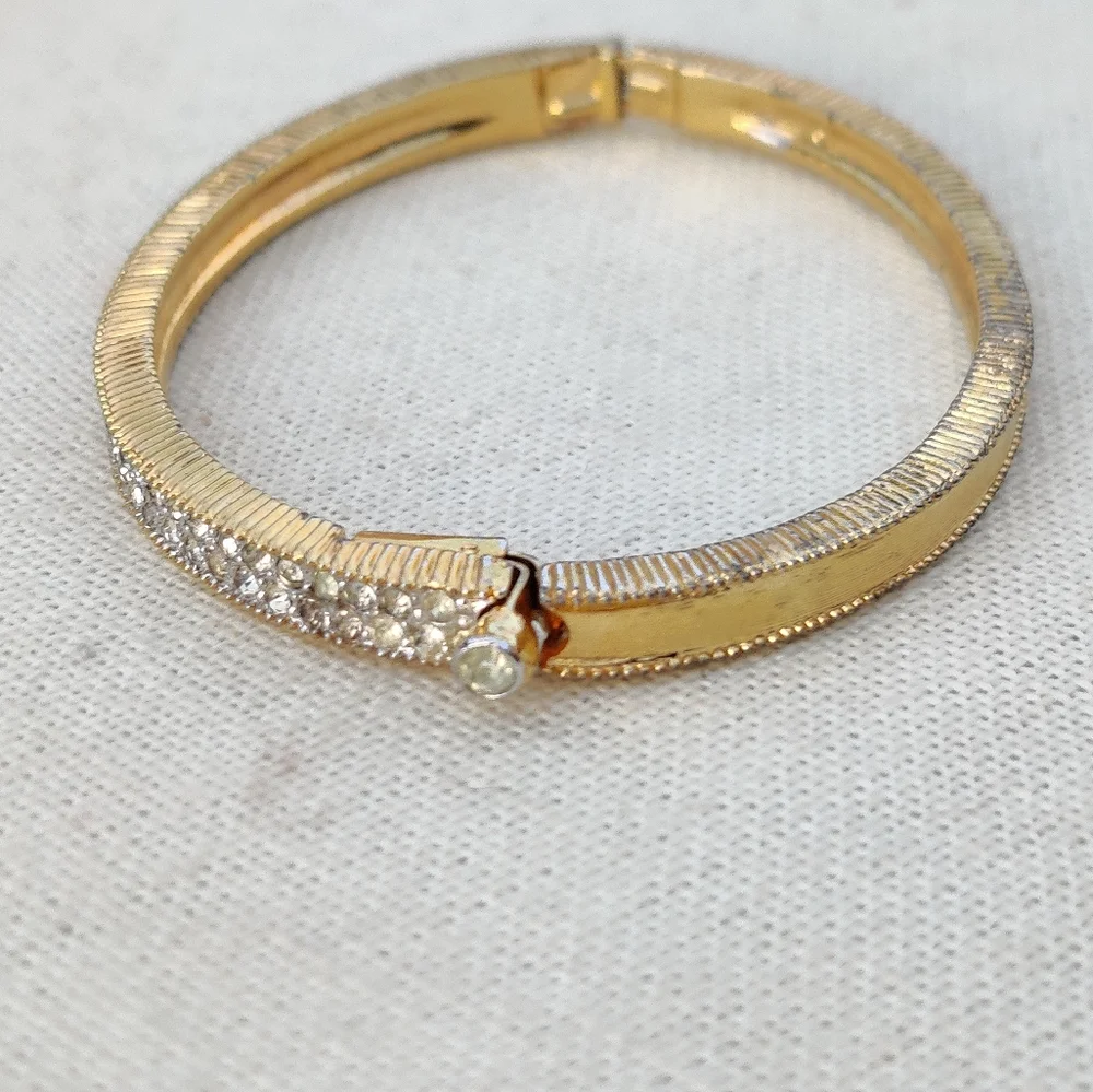 Vintage Joseph Mazer Rhinestone hinged bracelet - Picture 6 of 11